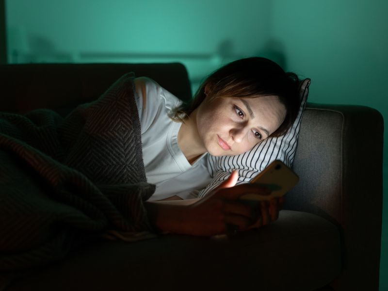5 signalen van overmatig sociale media gebruik en praktische tips om een gezondere digitale balans te creëren.